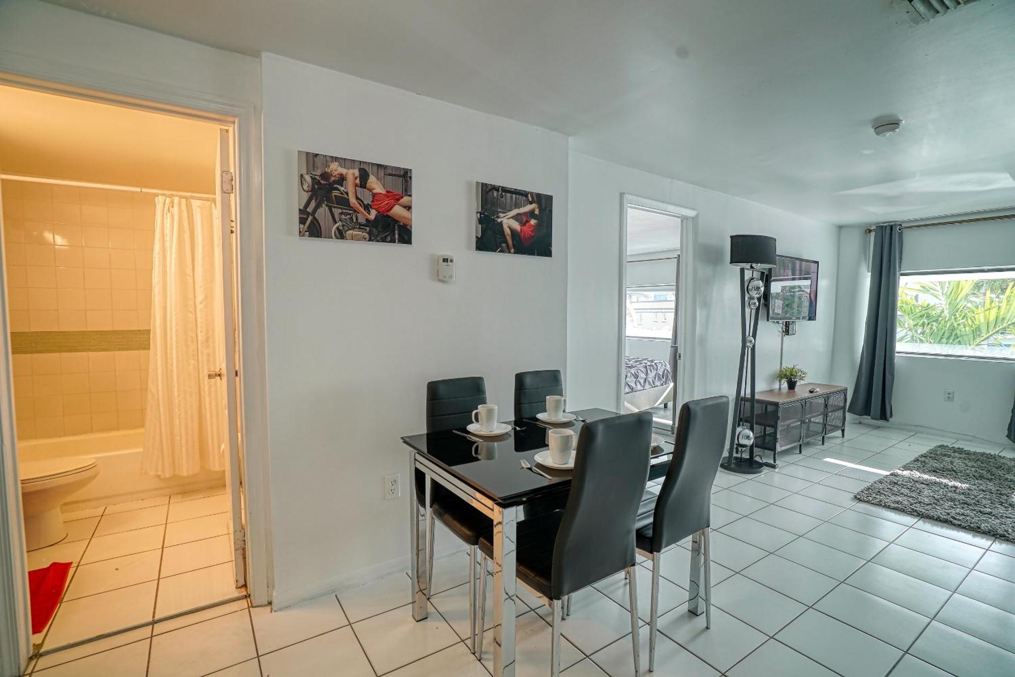 Deluxe Studios And Apartments At The Casablanca Miami Beach Habitación foto